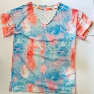 Women’s Tie Dye T-Shirt V-neck Size M